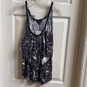 Stylish Black and White Women's Tank Top